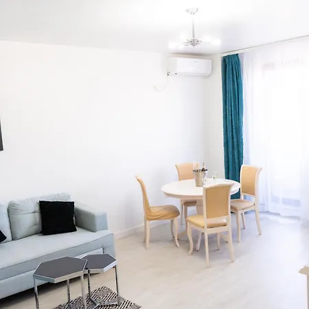 Alexis Spacious Classic