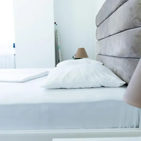 Alexis Spacious Classic *