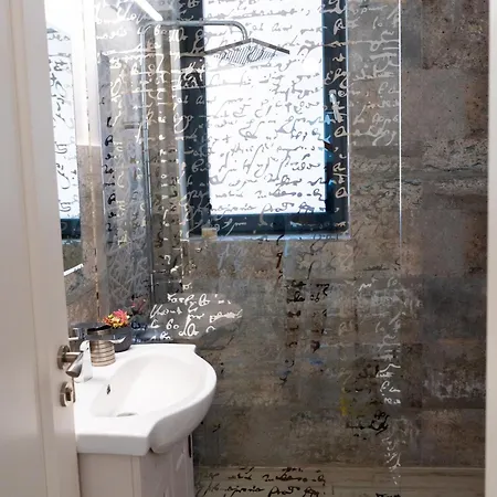 Alexis Spacious Classic * 马马亚