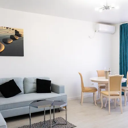 Alexis Spacious Classic Apartment *