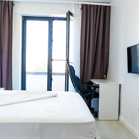 Alexis Spacious Classic مامايا