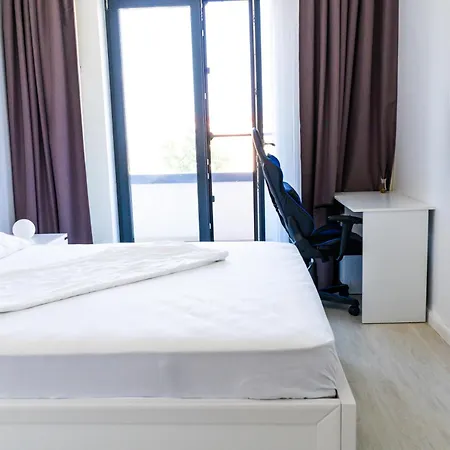 Alexis Spacious Classic Apartment